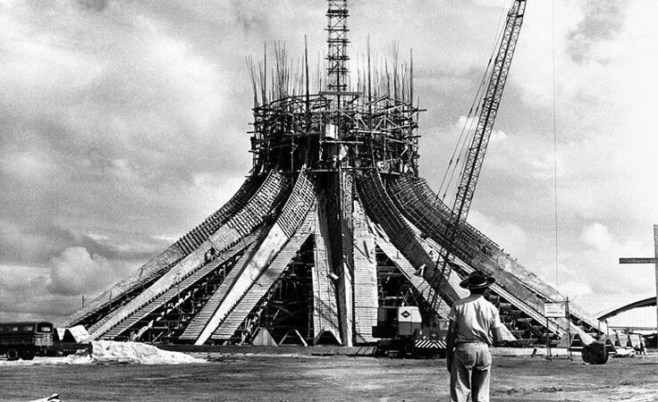 Por que Brasília foi construída no meio do nada?