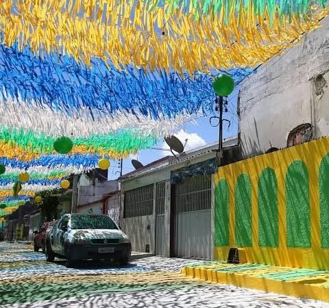 Tradição das ruas enfeitadas para Copa do Mundo em Brasília
