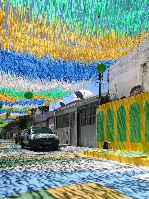 Tradição das ruas enfeitadas para Copa do Mundo em Brasília